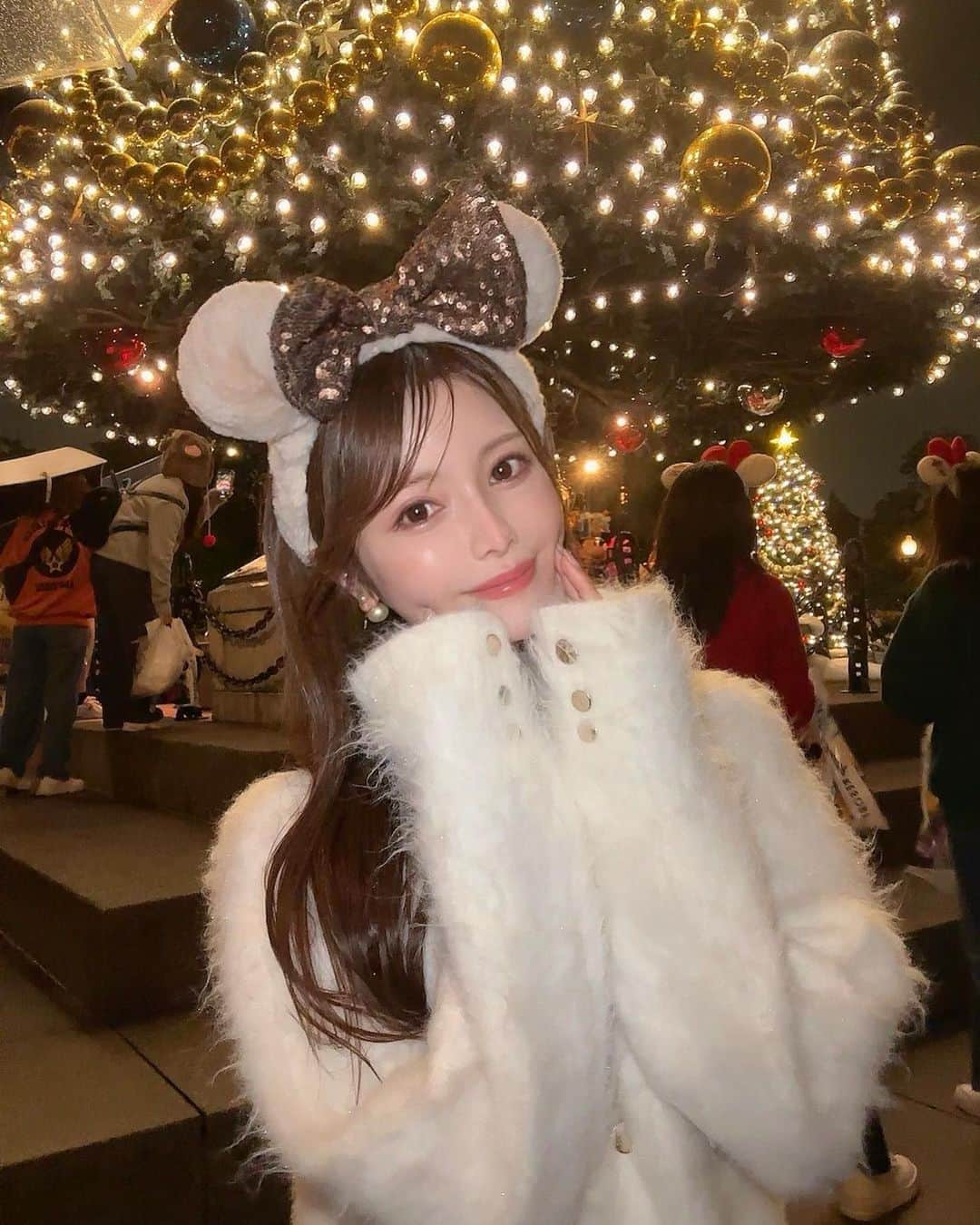 airiのインスタグラム：「． 雨ディズニー👼🏻🎄❄️」