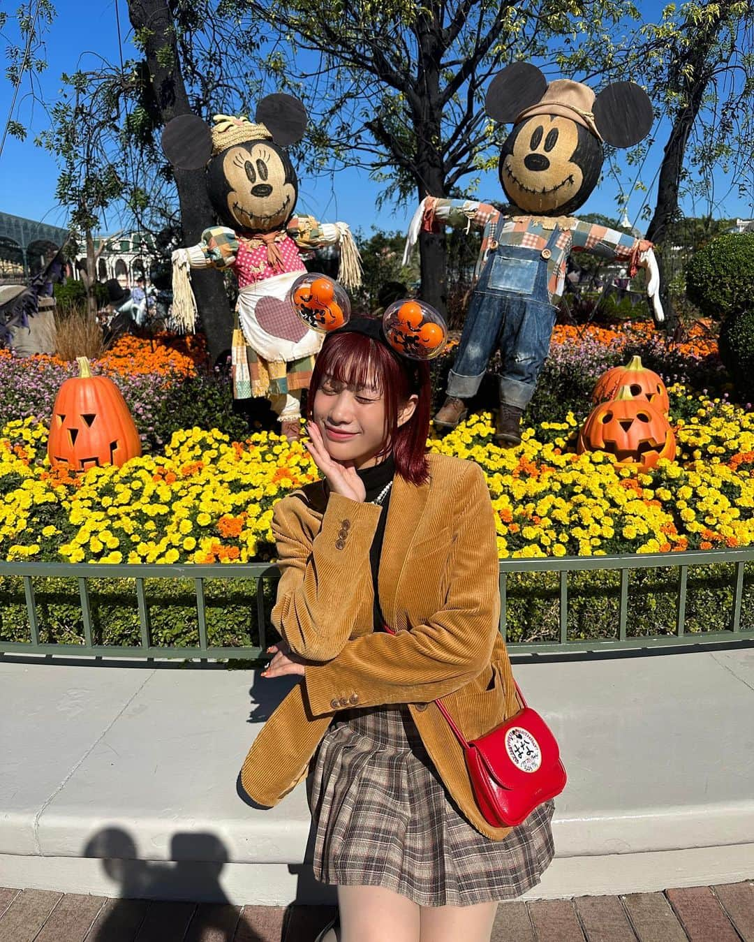 HANAさんのインスタグラム写真 - (HANAInstagram)「🎃🕸️💜👻💫  ハロウィンがいちばん大好きっっ♡  もうクリスマスだけどね🎄♡笑  クリスマスもだいすきっ🫠💞 寒いのは苦手🥶笑」11月14日 19時37分 - banghana