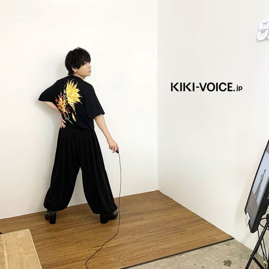 VOICE Newtypeさんのインスタグラム写真 - (VOICE NewtypeInstagram)「・ 「ボイスニュータイプ」のWEBサイト[KIKI]で連載中「#千葉翔也のバッチリしようや」 本日はスタッフが撮影したReading.86のオフショットを公開📸  .  第86回は #セルフ写真館 「 #GENICBOOTH 」さんで #セルフ写真 撮影。  アーティストデビューが決まり、 新たな挑戦に胸を踊らせている千葉翔也さん。  今の自分をカジュアルに残せるセルフ写真館「GENICBOOTH」さんで、 いつものカメラマンさんとのセッションとは一味違う 遊び心いっぱいの撮影を楽しみます！  .  プロフィールのURLからKIKIにアクセス▶＠voice_newtype  連載記事は「Journal 連載」のバナーからチェックできます🥰  ▼記事URL https://kiki-voice.jp/journal/1725  .  #千葉翔也 #バッチリしようや #声優  #ボイスニュータイプ #voicenewtype #KIKIVOICEJP #カメラ #自撮り #撮影」11月14日 19時39分 - voice_newtype