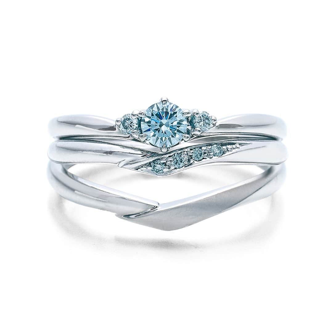 Cafe Ringさんのインスタグラム写真 - (Cafe RingInstagram)「＜New＞アイスブルーダイヤモンドの新作がデビュー💎 センターダイヤモンドに美しく透きとおる アイスブルーダイヤモンドを使用したリング💍  CAFERINGが選ぶブルーダイヤモンドは 原石から厳選し、カットやメイクに優れ、 透明度の高いカラーレスダイヤモンドのみに トリートメントを施しているため、 上品なアイスブルーカラーが特徴です。  ぜひ店頭にて幻想的なブルーの輝きをご覧ください🩵✨  ┈┈┈┈┈┈┈┈┈┈┈┈┈┈┈  𝐂𝐀𝐅𝐄𝐑𝐈𝐍𝐆 𝖲𝖧𝖮𝖯... 銀座本店｜全国取扱店80店舗 𝖥𝖠𝖨𝖱 ... 全国でフェア開催中💎 　　　詳細はストーリーズハイライトをチェック  ┈┈┈┈┈┈┈┈┈┈┈┈┈┈┈  #CAFERINGブルー #CAFERING#カフェリング #ブルーダイヤモンド#アイスブルーダイヤモンド #青#ブルー#アイスブルー#水色#サムシングブルー#海#空#青好き#青推し#推し色#エンゲージメントリング#エンゲージリング#婚約指輪#結婚指輪#マリッジリング#ウエディングリング#青好き#結婚指輪ブルーダイヤモンド#婚約指輪ブルーダイヤモンド#結婚指輪可愛い#プロポーズリング #プロポーズ #プロポーズ指輪」11月14日 19時39分 - cafering.platinum