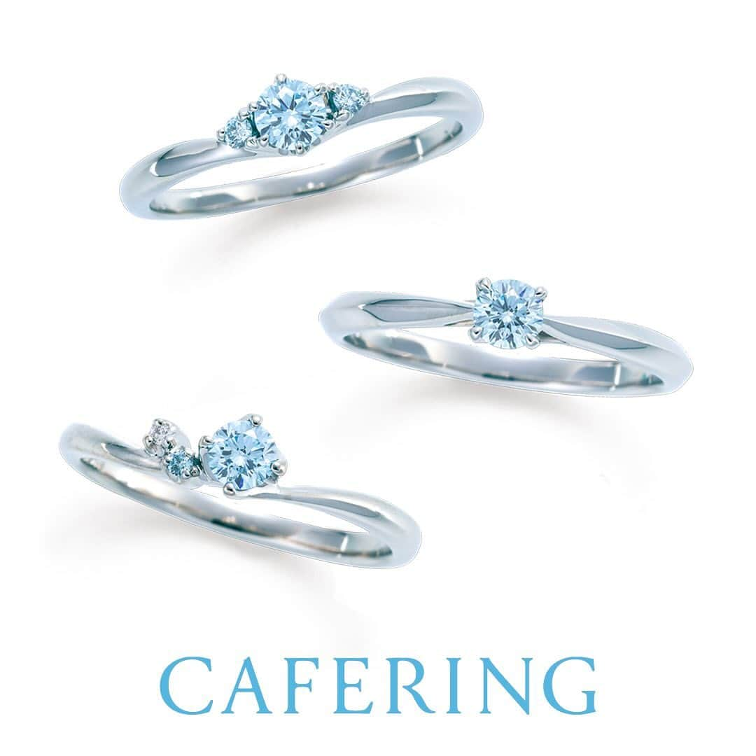 Cafe Ringのインスタグラム：「＜New＞アイスブルーダイヤモンドの新作がデビュー💎 センターダイヤモンドに美しく透きとおる アイスブルーダイヤモンドを使用したリング💍  CAFERINGが選ぶブルーダイヤモンドは 原石から厳選し、カットやメイクに優れ、 透明度の高いカラーレスダイヤモンドのみに トリートメントを施しているため、 上品なアイスブルーカラーが特徴です。  ぜひ店頭にて幻想的なブルーの輝きをご覧ください🩵✨  ┈┈┈┈┈┈┈┈┈┈┈┈┈┈┈  𝐂𝐀𝐅𝐄𝐑𝐈𝐍𝐆 𝖲𝖧𝖮𝖯... 銀座本店｜全国取扱店80店舗 𝖥𝖠𝖨𝖱 ... 全国でフェア開催中💎 　　　詳細はストーリーズハイライトをチェック  ┈┈┈┈┈┈┈┈┈┈┈┈┈┈┈  #CAFERINGブルー #CAFERING#カフェリング #ブルーダイヤモンド#アイスブルーダイヤモンド #青#ブルー#アイスブルー#水色#サムシングブルー#海#空#青好き#青推し#推し色#エンゲージメントリング#エンゲージリング#婚約指輪#結婚指輪#マリッジリング#ウエディングリング#青好き#結婚指輪ブルーダイヤモンド#婚約指輪ブルーダイヤモンド#結婚指輪可愛い#プロポーズリング #プロポーズ #プロポーズ指輪」