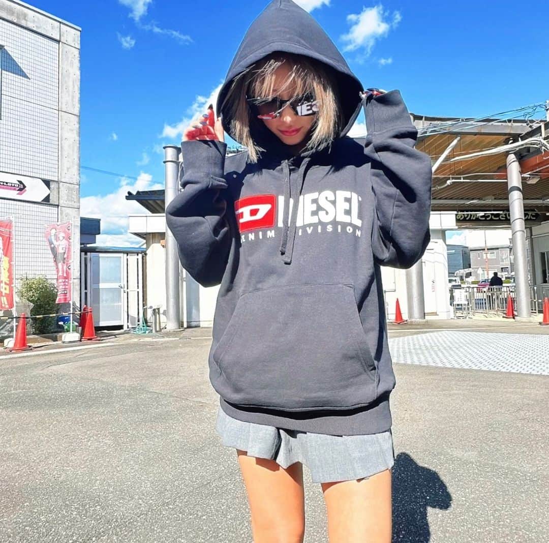 あちゅのインスタグラム：「あたしは太陽が嫌い 暑いのが嫌い 眩しいのなんて論外 冬の夜が好き  夏🌴太陽☀️好きと思われがち 真逆なんよ  #fashion #ootd #fyp #code」
