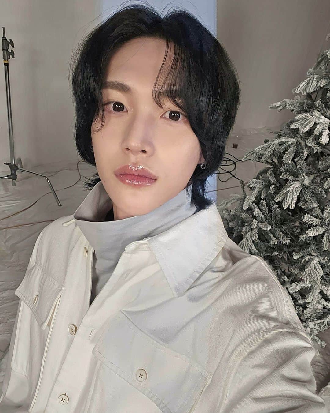 RIIZEのインスタグラム：「미리메리크리스마스🎄  #RIIZE #라이즈  #WONBIN #원빈  #RISEandREALIZE」