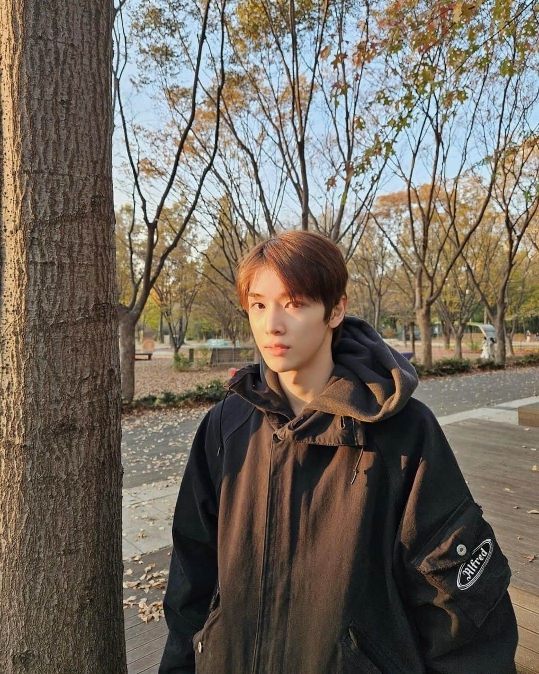 RIIZEさんのインスタグラム写真 - (RIIZEInstagram)「서울숲 산책🍂 w/ ANTON   #RIIZE #라이즈  #SUNGCHAN #성찬  #RISEandREALIZE」11月14日 19時46分 - riize_official