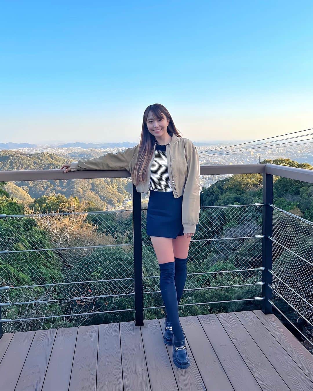 とくさきのインスタグラム：「何年ぶりかも覚えてないくらい久しぶりの書写のロープウェイ🚡💕 今回は娘っちも連れて行ってきました😌 . なんの記憶にもたぶん残らないと思うけど、一緒に行けて良かった🥰 . #書写山#ロープウェイ」