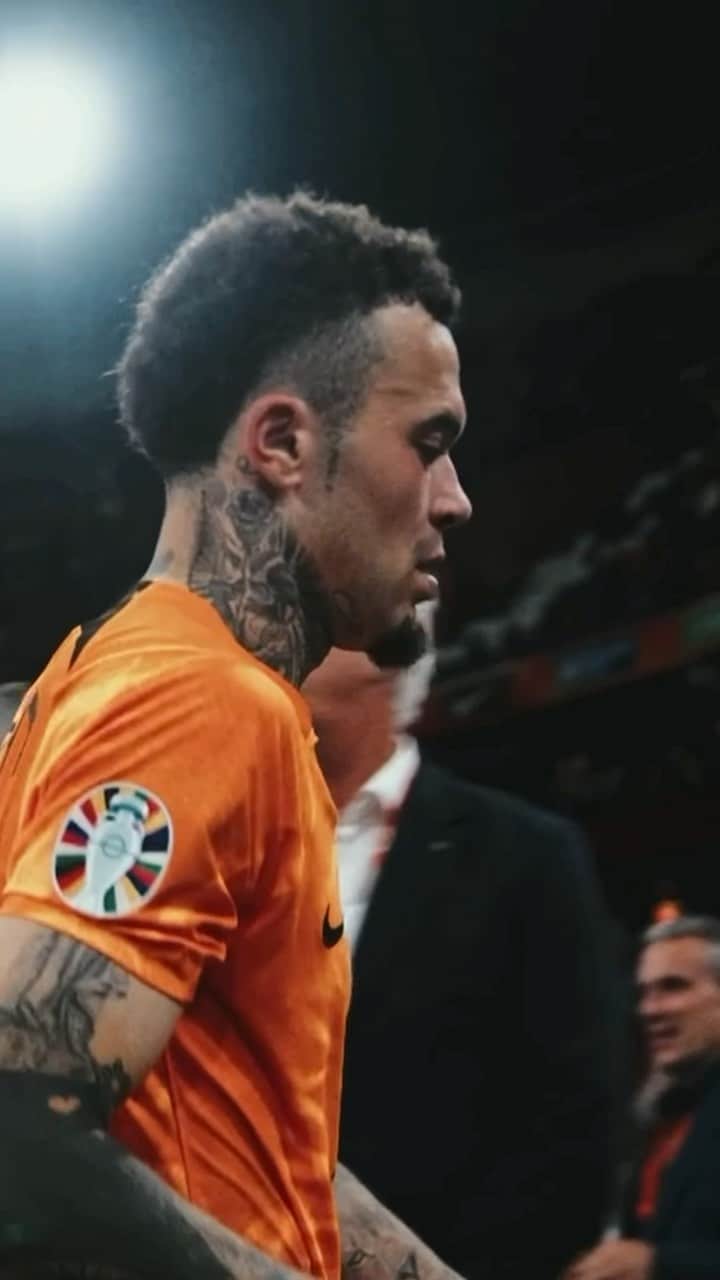 サッカー オランダ代表チームのインスタグラム：「🎈 Turning 𝟐𝟐 y/o today. Happy birthday, 𝐐! 🦁  #NothingLikeOranje」