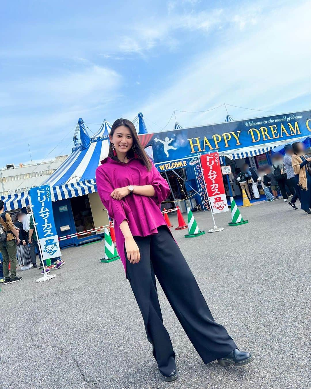 三浦優奈さんのインスタグラム写真 - (三浦優奈Instagram)「🎪ハッピードリームサーカス🎪  渋谷のラジオの惑星（水）では 家族間の会話を話しましたがww  ドラ魂キングでは サーカスの演目について お話ししましたヾ(＠⌒ー⌒＠)ノ  #happydreamcircus #dreamcircus #ハッピードリームサーカス #サーカス #circus #ピエロ #pierrot #イオンモール熱田 #熱田 #zara #zaraコーデ #aga #martens #drmartensstyle #ドクターマーチン #マーチン #ドクターマーチン8ホール #drmartens #ピンクシャツ #pinkshirt #空中ブランコ #ジャグリング #juggling #hulahoop #tent #ドラ魂キング #渋谷のラジオ #渋谷のラジオの惑星 #ラジオで優奈  #三浦優奈」11月14日 20時00分 - yuna_miura