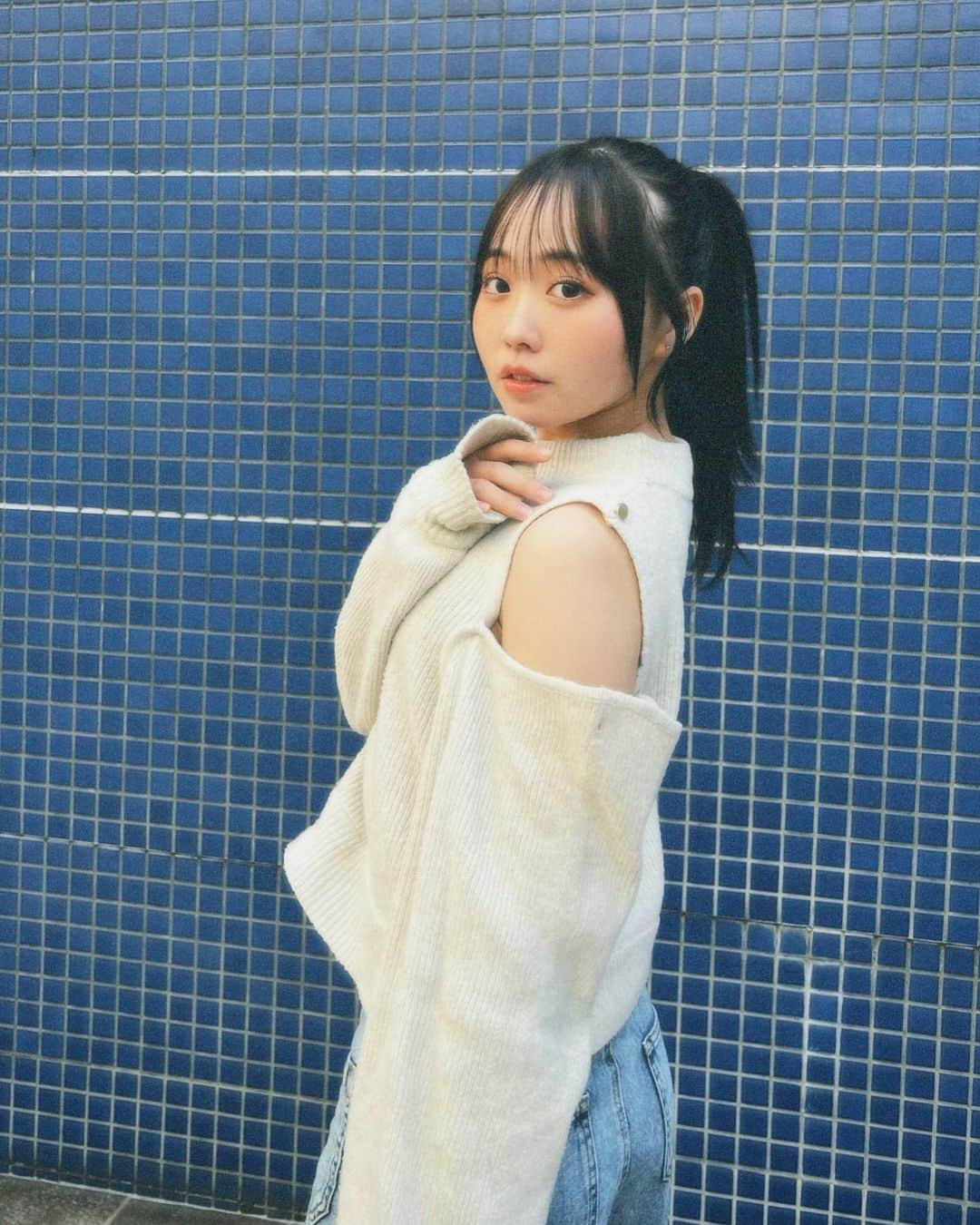 渡邊美華さんのインスタグラム写真 - (渡邊美華Instagram)「ポニーテールだった日👱🏻‍♀️🫧 . . . . . . #ポニーテール #ポニーテールアレンジ #ポニーテール女子 #ストレートポニーテール #大学生の日常 #大学生の暮らし #丸顔メイク #丸顔コーデ #丸顔女子 #童顔女子」11月14日 20時17分 - mika_watanabe1215