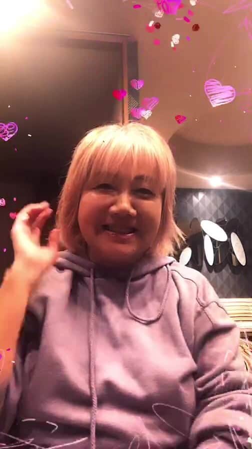 旺季志ずかのインスタグラム：「旺季クラブ　プレ配信  「コンフォートゾーンを 　抜けていく」  今までと同じことを していても  同じ。  だけど コンフオートゾーンを抜ける時 エゴは抵抗します。  アメノウズメ✖︎アマテラス  自分の才能で 光になって 世界を照らす意識の学校  旺季クラブ  15日お昼の12時 カートクローズ (15時に延長しました✨)  お申し込みは プロフィールリンクから  エロ話つき温泉旅行つき♨️  #旺季クラブ #旺季志ずか」