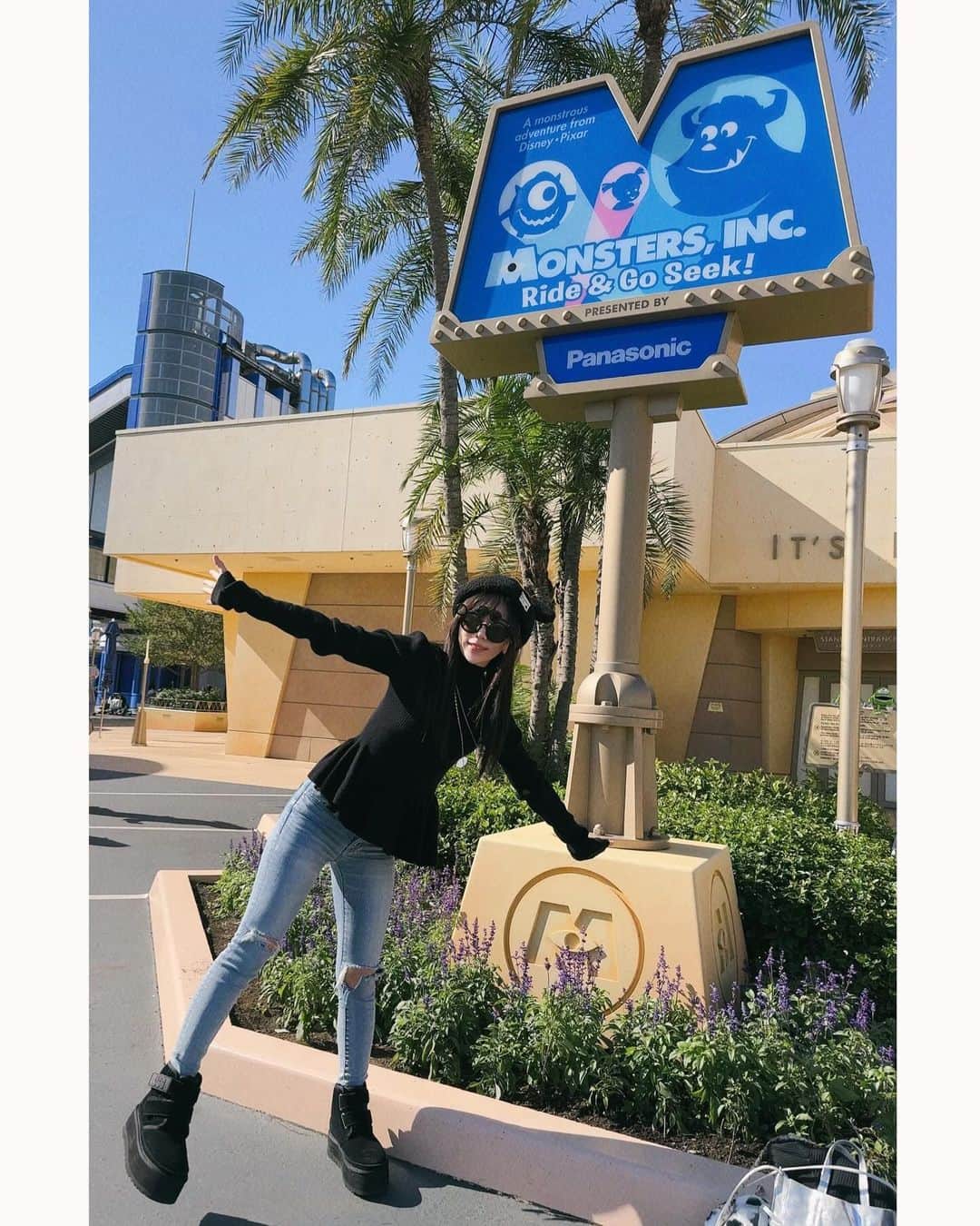 綾奈凛のインスタグラム：「デニムのダメージがダメージ受けすぎました」