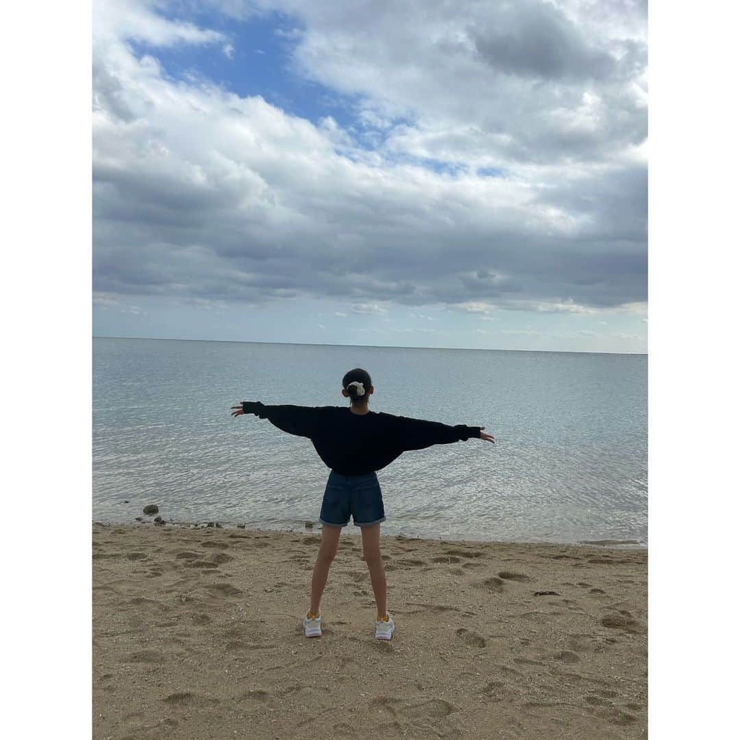 ANGERMEのインスタグラム：「. うみー！！！🏝️  最後の動画は、はななが撮ってくれました！☺️  #アンジュルム #ANGERME  #松本わかな」
