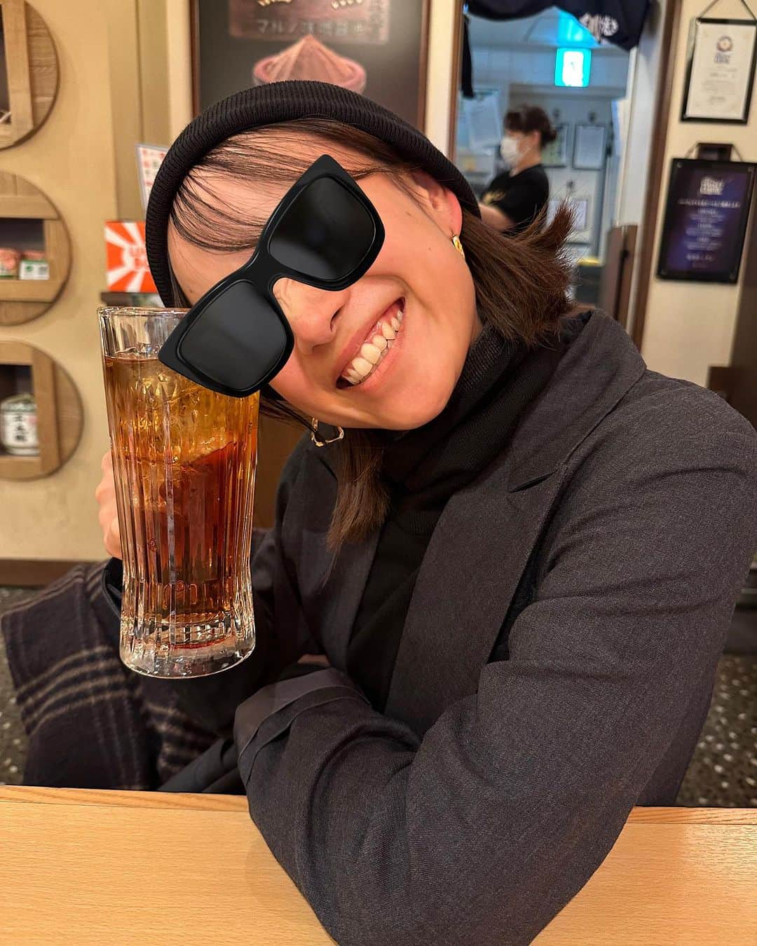 井上裕介さんのインスタグラム写真 - (井上裕介Instagram)「酒を飲めて幸せそうな嫁。  #酒 #アルコール #生きがい #飲んでる方は #幸せ #見てるの方も #幸せ」11月14日 20時11分 - nonyusuke