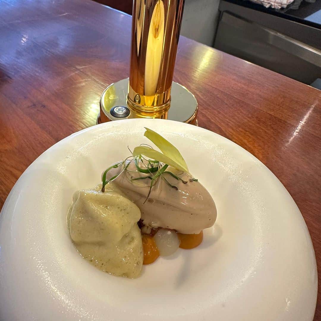 ウンセン・ウィリティパー・パックディープラソンさんのインスタグラム写真 - (ウンセン・ウィリティパー・パックディープラソンInstagram)「Every time I come to Phuket I always come to The Smokaccia and now @chef_lucamascolo have new amazing course menu for fine dinning and I love every dish he created and if you love sourdough @the_smokaccia is the best ♥️」11月14日 11時24分 - vjwoonsen