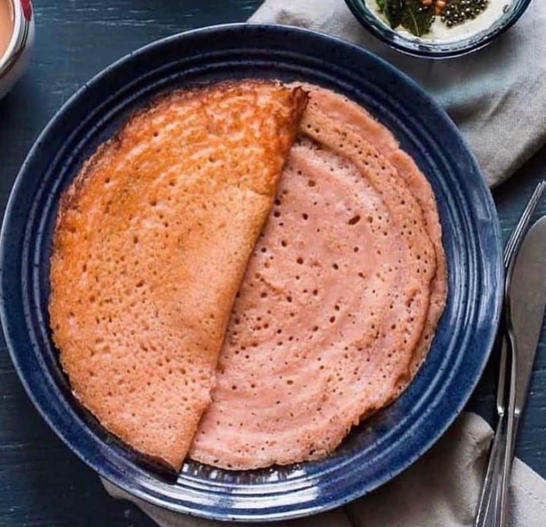 Archana's Kitchenのインスタグラム：「Leave your regular Dosas and try this Red rice dosa for a quick Tuesday breakfast. So wholesome and delicious that you can't just stop with one. Have it hot with coconut chutney and sambar if you like.   How can you not end this meal with a fresh glass of filter coffee?  Search for the recipe “Red Rice Dosa Recipe” in our app. Link to the app or website www.archanaskitchen.com . . . . . #recipes #easyrecipes #breakfast #Indianbreakfast #archanaskitchen #healthylifestyle #lunchbox #officelunchbox #kidslunchbox #paratha #curd #homemadecurd #eating #highprotein #breakfastclub #cheesetoast #cheesechilli #Cheesechillitoast #homemadefood #eatfit #cooking #food #healthyrecipes #foodphotography #recipeoftheday #comfortfood #deliciousfood #delicious #instayum #food」
