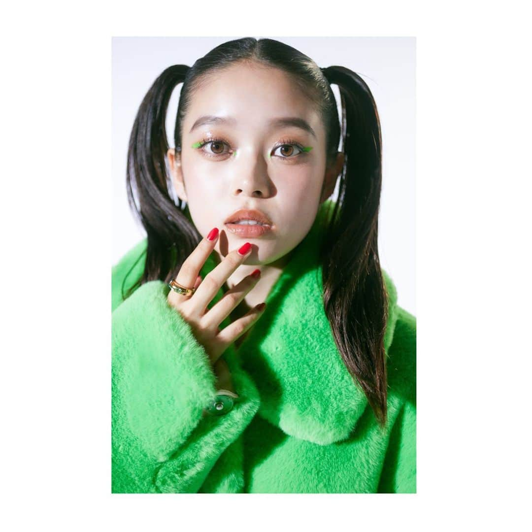 高石あかりのインスタグラム：「今日は、ピクルスの日🥒  NYLON JAPAN  365 ANNIVERSARY  ピクルスな一日を過ごしてね😊(?)  #nylon #nylonjapan  #365_髙石あかり」