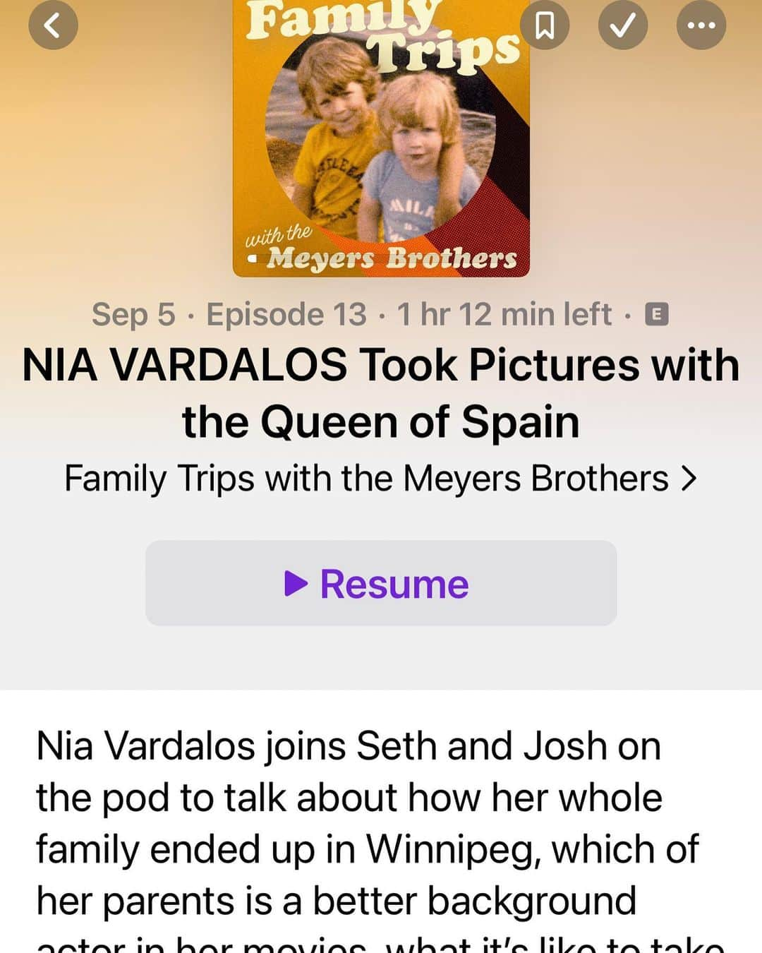 ニア・ヴァルダロスのインスタグラム：「Are there any two more hot brothers to podcast with than @joshdmeyers and slightly less good-looking @sethmeyers ? Listen to us blab about our families on their @familytripspod on @apple !」