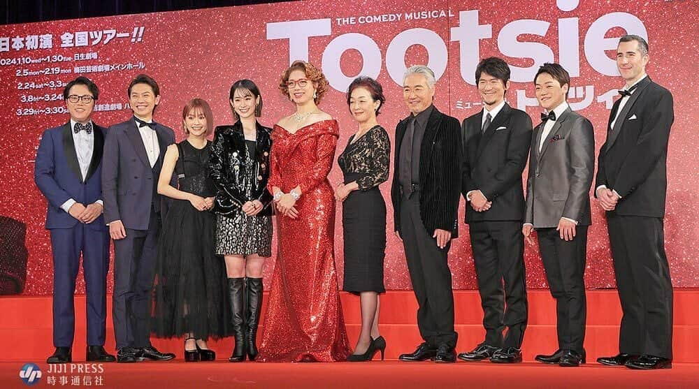 岡田亮輔のインスタグラム：「🟥✨✨✨Tootsie✨✨✨🟥 #tootsie #マックス・ヴァン・ホーン役 #制作発表 #帝国ホテル #感謝を込めて」