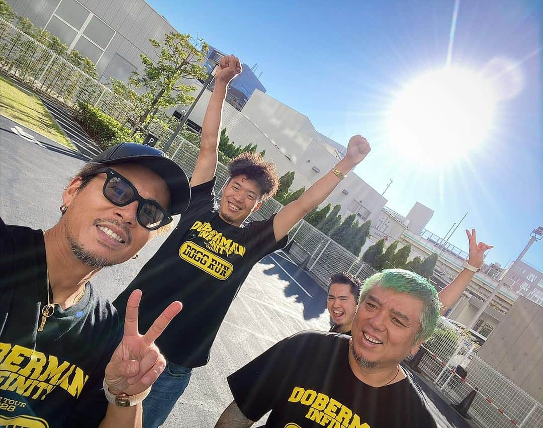 DJ HALさんのインスタグラム写真 - (DJ HALInstagram)「Dogg Run Zepp Yokohama   Special 公演でした！ メンツも豪華ですが こうやってLive出来るのも楽しめる事も 皆さんの熱力のおかげです⤴️🙏🏾👍🏾  いよいよ後半戦 　 Next Yamaguchi City  #dobermaninfinity」11月14日 12時32分 - djhal