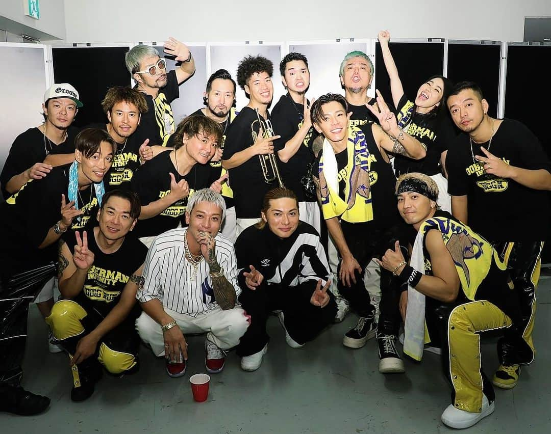 DJ HALのインスタグラム：「Dogg Run Zepp Yokohama   Special 公演でした！ メンツも豪華ですが こうやってLive出来るのも楽しめる事も 皆さんの熱力のおかげです⤴️🙏🏾👍🏾  いよいよ後半戦 　 Next Yamaguchi City  #dobermaninfinity」