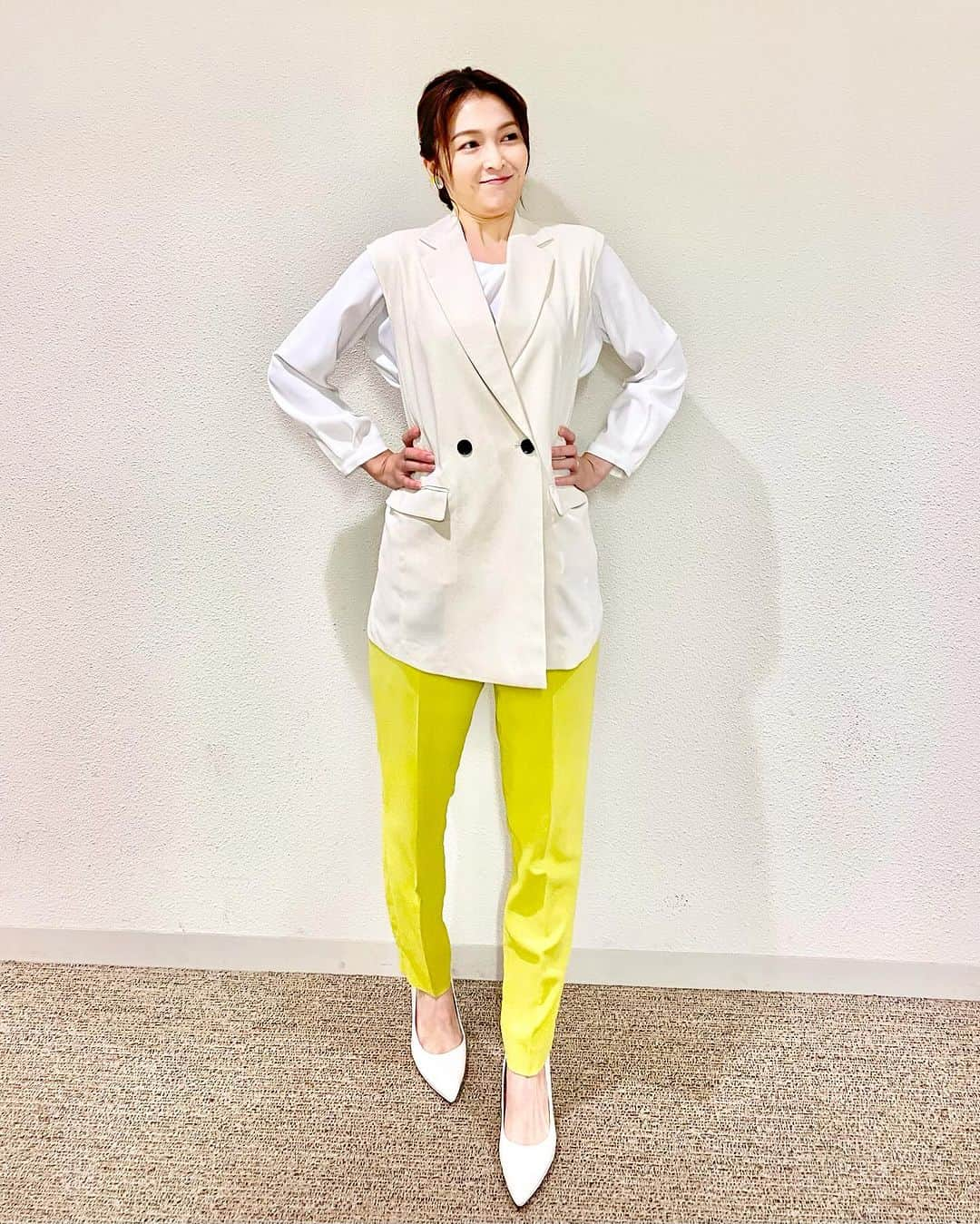 福田典子さんのインスタグラム写真 - (福田典子Instagram)「ココからの、こう！ にじゅうあご🙂  さてさて、 今日の #よじごじDays は、 レトロ喫茶 in横浜☕️  ゆるりとご覧くださいませ！  outfit  #royalpartylabel_official」11月14日 13時03分 - norikofukuda212