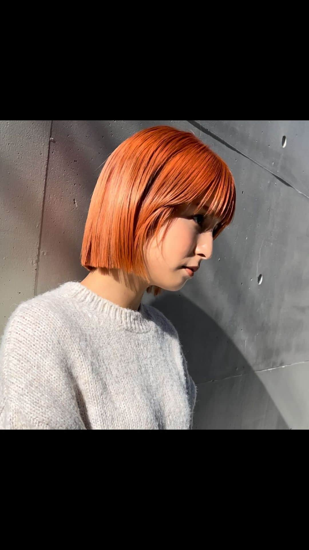 NOBU/渋谷店のインスタグラム：「イノアオレンジ . . @lorealpro_education_japan  #イノアカラー  #メタルdx  #マルチテクニックス . . @nobuhair 担当プロデューサーNOBU . . ✂︎オススメクーポン✂︎ ☆カット4000円 ☆カット、カラー6000円 ☆カット、酸性トリートメント15000円 ☆酸性トリートメント9000円 ☆カット、カラー、ハホニコ9500円 ☆カット、カラー、ケラスターゼ12000円 ☆カット、カラー、オッジィ13500円 ☆カット、バレイヤージュ27000円 ☆カット、ダブルカラー15000円 ☆カット、ハイブリーチ24000円 ☆カット、インナーカラー13000円 ☆カット、3Dハイライト16500円 ☆カット、フェイスフレーミング15500円 ☆カット、ハイライトグラデ23000円 ⚠︎NOBU指名料2000円 【ご予約は、NOBUインスタプロフィールURLからホットペッパービューティーにて】 よろしくお願いします★ . . NNNスリーエヌ　 ■営業時間10:00〜20:00  ※年中無休 ■住所　107-0061 東京都港区北青山3-12-1 オウル3階 . . #ヘアスタイル #ハイトーンカラー #ブリーチ #ホワイトカラー #カラー #ヘアカラー  #韓国ヘア #外国人風 #イメチェン #pr #美容師 #髮型 #髮型師 #剪髮 #中長髮#ตัดผม#ผม#헤어 #컷#hair #hairstyle」