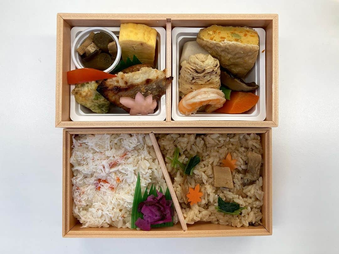 宇田川大輔のインスタグラム：「お気に入りに登録 #なだ万弁当 #撮影弁当」