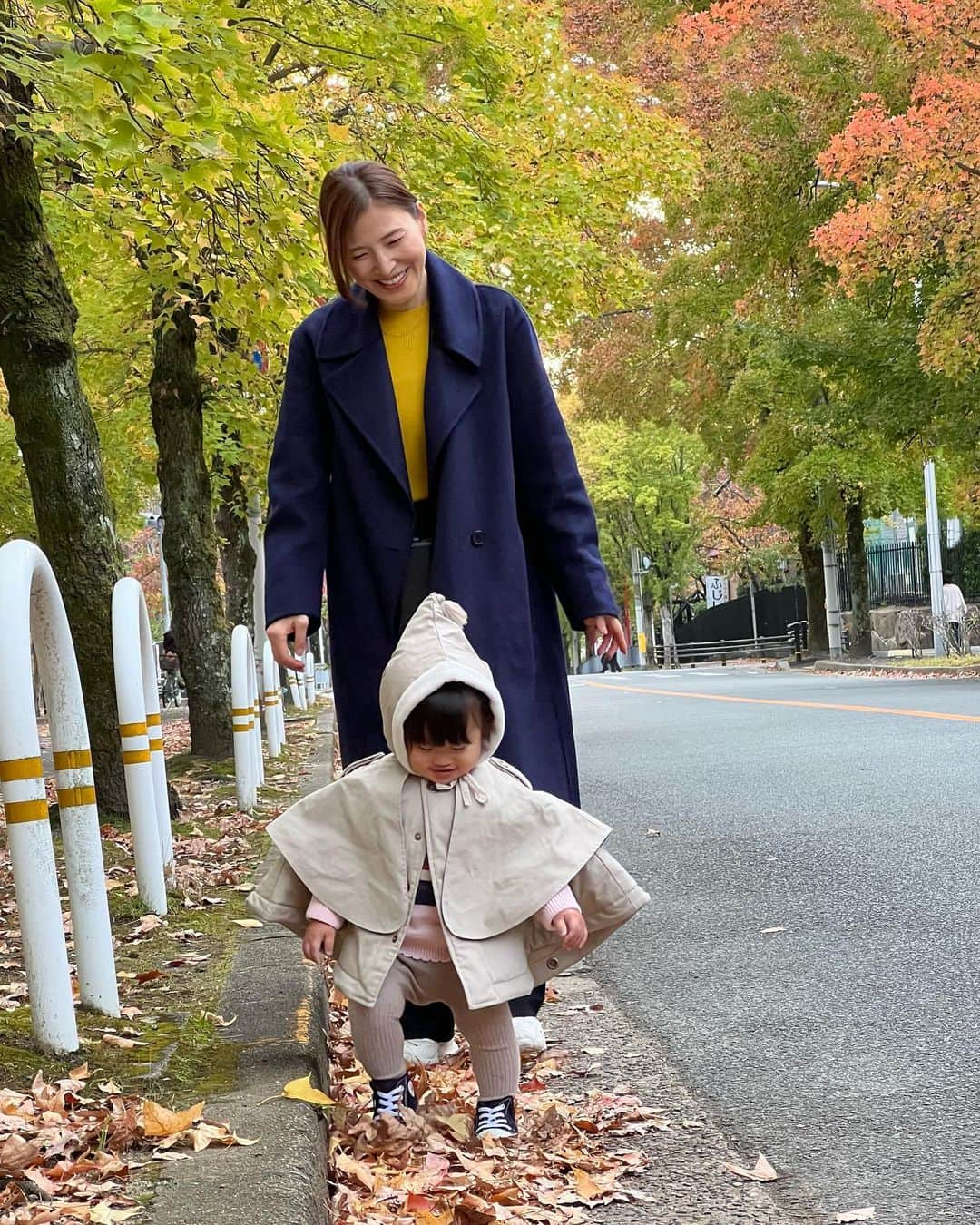 咲和希のインスタグラム：「ばあばと娘と紅葉🍂♡ 娘と2人の新幹線も毎回中々大変だけど、 会える時間を大切にしたい...🍁 いろんな話をして涙して笑ってハグしてまた会える時までばいばい👋♡」