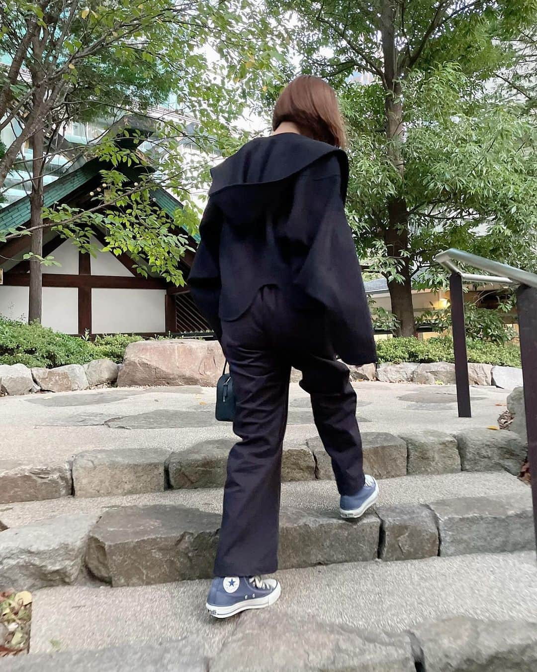 藤崎奈々子さんのインスタグラム写真 - (藤崎奈々子Instagram)「急激に寒くなったから、急激に冬服を着れるようになった  しかし、寒くなった日からずーっとお腹が痛い… なので、お出かけには腹巻き巻いてオーバーオールで保温  寒さでお腹痛いの治らない人いる⁇ ・ #エンフォルド #ヴァジック #メヤメ #コートコーデ #オーバーオールコーデ #冬服コーデ #vasic #お腹痛い」11月14日 14時30分 - nanakofujisaki