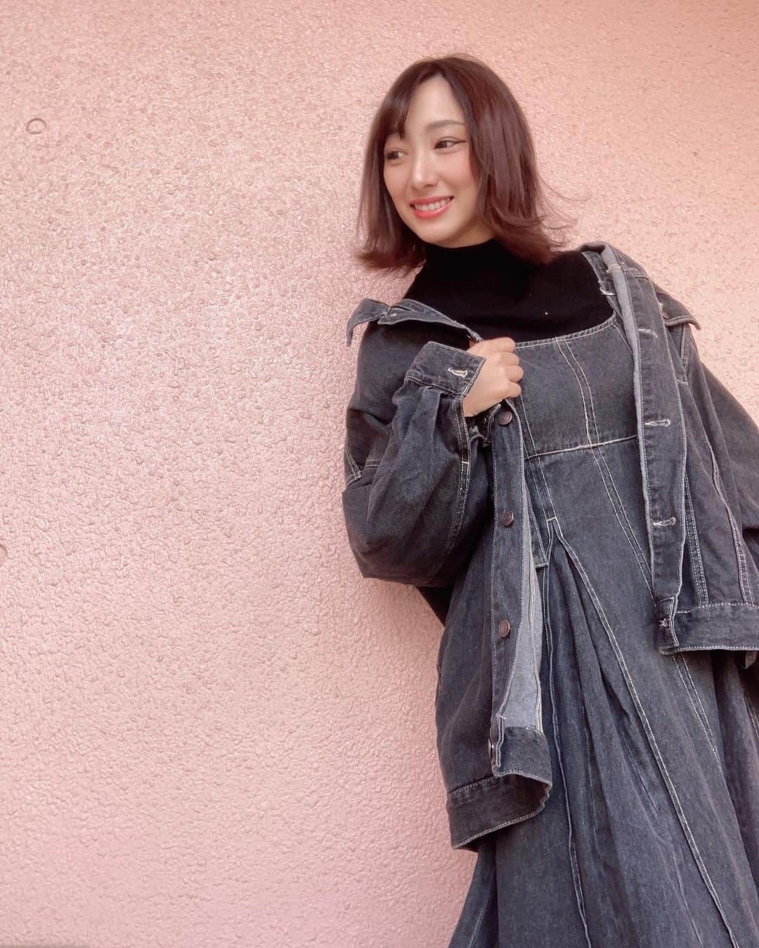 佐竹ななのインスタグラム：「秋どこいった😭  #経営者　#モデル募集」