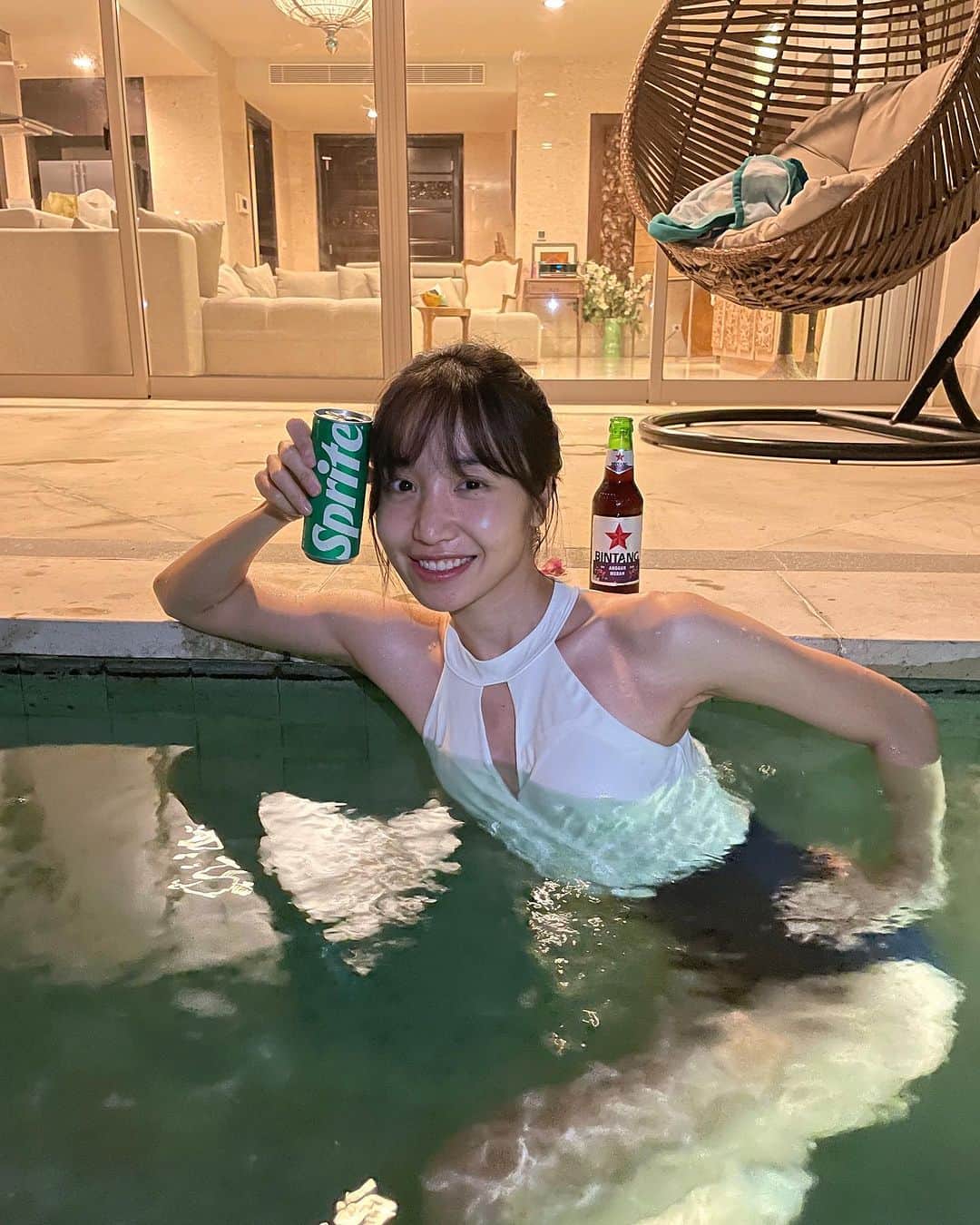 May J Leeのインスタグラム：「추울 때 올려야 하는 사진🌬️」