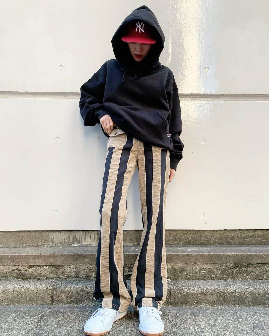 birthdeathのインスタグラム：「New Arrivals  STATELINE - Work Fit Hoodie - Black (着用サイズ S)  00's Striped patchwork pants  #birthdeath #vintage」