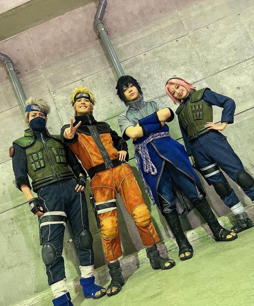 伊藤優衣さんのインスタグラム写真 - (伊藤優衣Instagram)「舞台NARUTO🍥🍃  初演から8年間、計327公演 改めて応援していただき 誠にありがとうございました。🍥 ⁡ 偉大なる"NARUTO"という作品に出会い ここまで一つの役を演じ続けられた事、 本当に有り難く思います。 ⁡ この8年間、日本だけでなく海外での公演もあり、 マカオ、マレーシア、シンガポール、中国6都市… これまでにたくさんの場所を訪れ、 素晴らしい景色の数々を目にする事が出来ました。 このような貴重な経験をさせていただいた事、 私にとって人生の宝物です。 ⁡ ⁡ 大好きな第七班。 ⁡ 形は変われど、 4人で並べる日が来て本当に嬉しかった。 これまでの長い歴史、どの瞬間も大切。 ⁡ 第七班のシーンが今作あったけど そんなの何年振りだろうか…。 ⁡ みんな頼もしくて、 それぞれ違う形で作品を引っ張っていってくれました。 本当にありがとう。🌸 ⁡ ⁡ そして何より春野サクラちゃん。 あなたに出会えて、演じる事が出来て 私は幸せ者だ…！！！ ⁡ サクラちゃんの気持ちを考えると 毎回苦しくて悔しくて、 複雑な気持ちを抱え続ける彼女を ずっとずっと、抱きしめていました。 ⁡ 彼女が心から笑顔になれる瞬間までお届け出来て 報われたよね、本当に。 でもね、この事書いてるとまだうるうるしてしまう。😂 8年間も一緒だったんだもの。許して。😂🌸 ⁡ これからもずっとずっと、大好きだ。 ⁡ ⁡ "NARUTO"の作品と同じように 舞台NARUTOもこの先愛され続ける事を 願っています…！ ⁡ 本当にありがとうございました🍥🍃 ⁡  #naruto #ナルト #ライブスペクタクルnaruto #舞台 #舞台naruto #第七班 #春野サクラ #伊藤優衣  ⁡」11月14日 20時28分 - ito_yui0426