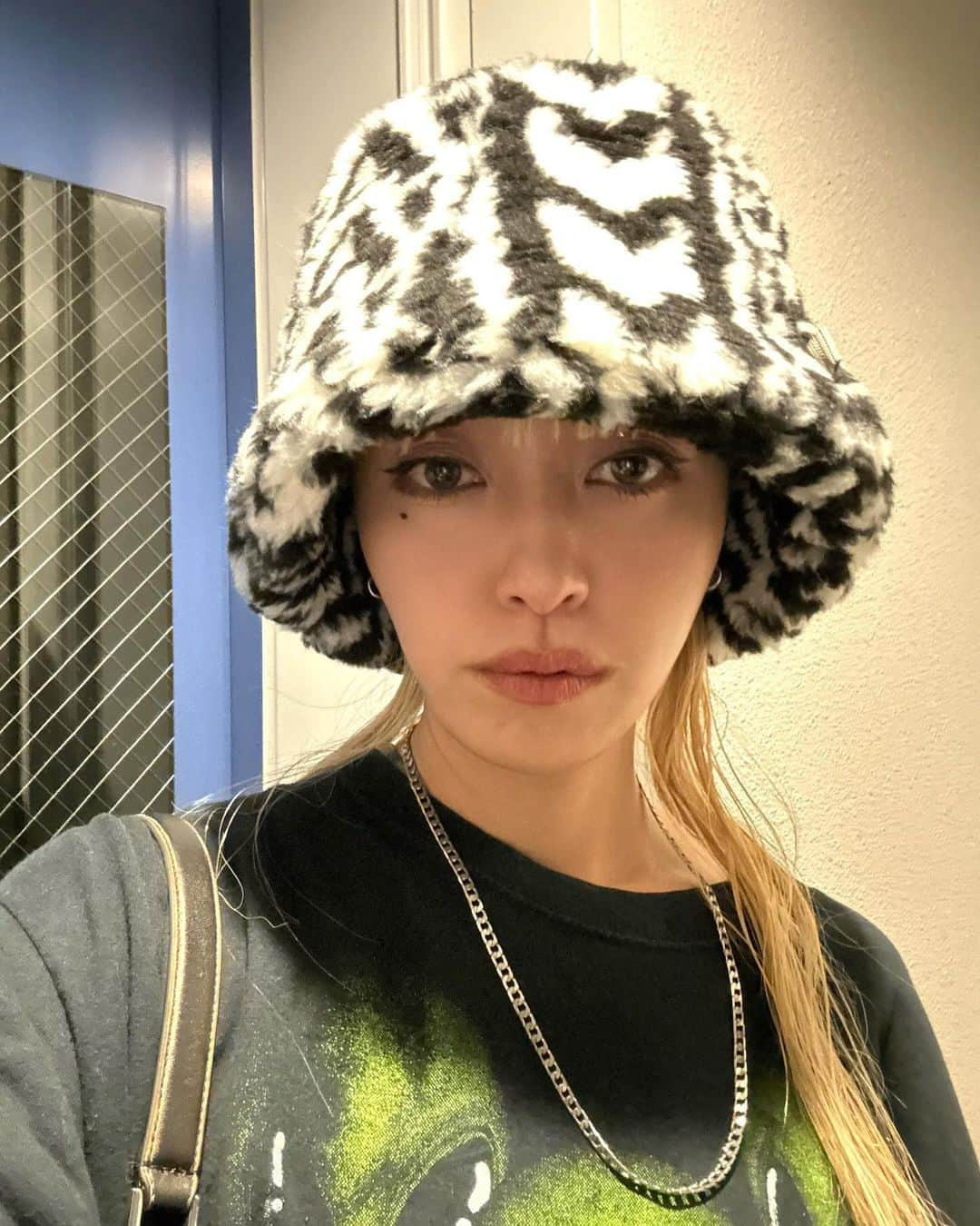 PELIさんのインスタグラム写真 - (PELIInstagram)「👒🎩🎀 👽👽👽  #roswell #UFO フワフワ帽子〜🛸💕」11月14日 20時30分 - peli4649