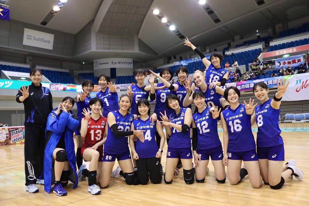 長野有紗のインスタグラム：「. 4勝目！ 大阪大会、沢山のご声援ありがとうございました！ 次は1週あいて北海道大会です。 チームの課題や修正点を改善して良い状態、雰囲気で挑んで勝利できるように練習頑張ります✊🏻🔥 ご声援よろしくお願いします✨ #トヨタ車体クインシーズ」