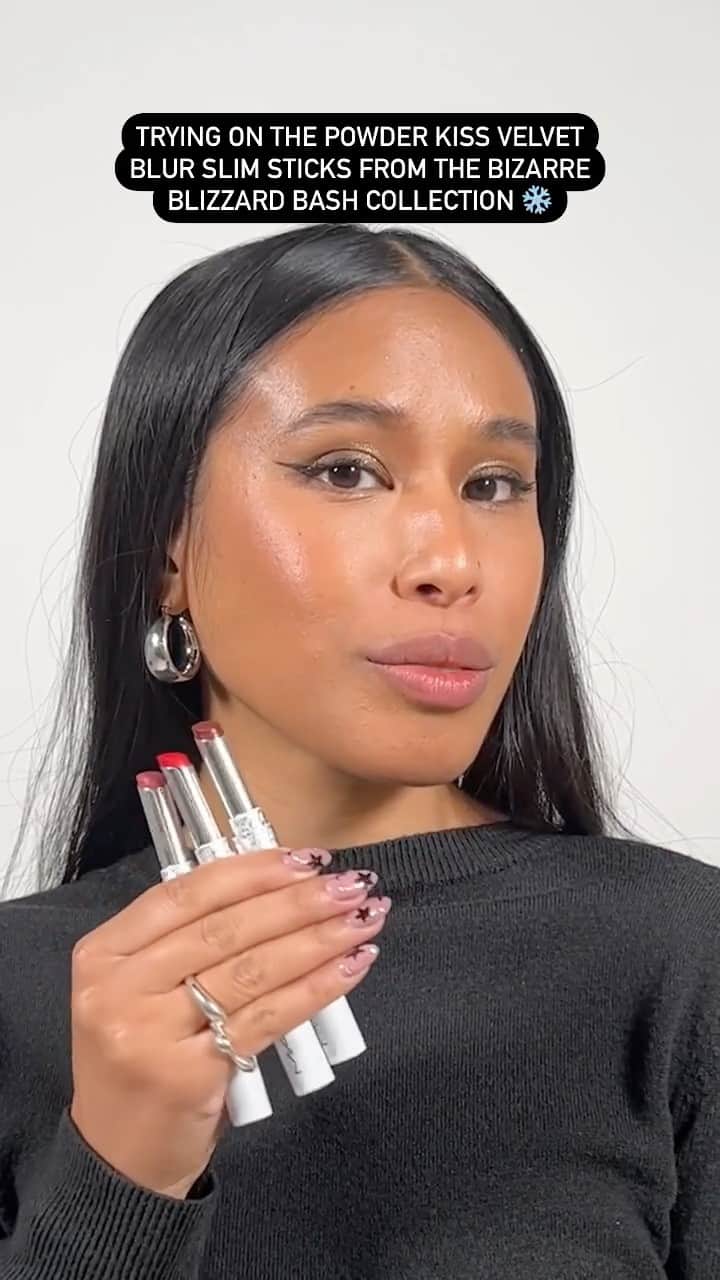 M·A·C Cosmetics UK & Irelandのインスタグラム：「POV: You can’t decide which one you like best so you take all three!  The limited-edition Powder Kiss Velvet Blur Slim Stick is the perfect gift for the lipstick lover in your life - bold colour with one moisture-matte swipe in a sleek Christmas-exclusive packaging ❄️  💗 Peppery Pink 🍒 Merry Cherry 🍫 Cocoa Kisses  Tap to shop NOW!  @lxstv  #MACCosmeticsUK #MACHoliday #MACBizarreBlizzard」