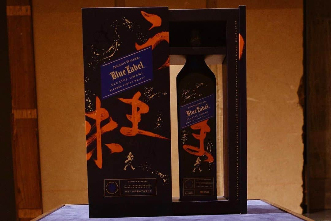 石倉ノアさんのインスタグラム写真 - (石倉ノアInstagram)「JOHNNIE WALKER Blue Label うま味  先日「ジョニーウォーカー ブルーラベル ウマミ」のテイスティングに参加させていただきました！ 水、風、土、をテーマにしたフロアで視覚、聴覚、味覚を通じた UMAMI の素晴らしさを体験させていただき終始感動でした。  ジョニーウォーカーはいつも最高のウイスキーを創造し常に進化し続ける姿勢を象徴するブランドだなと。帰り道にネットでウイスキーグラスを購入して晩酌しました🥃   #PR #JWUMAMI #ジョニーウォーカーブルーラベル」11月14日 20時34分 - zeppelin.noah