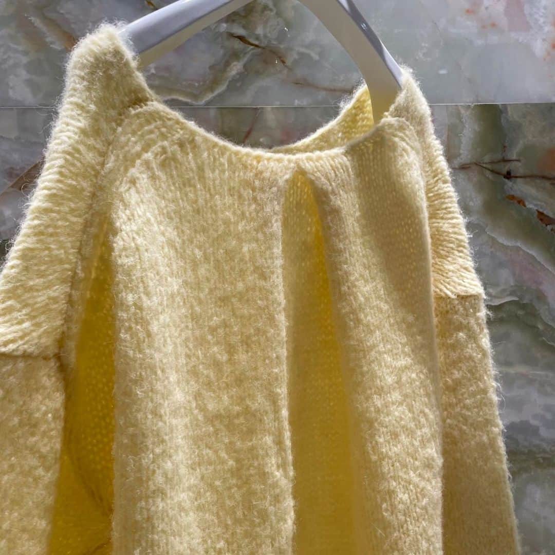 H BEAUTY&YOUTHさんのインスタグラム写真 - (H BEAUTY&YOUTHInstagram)「＜H BEAUTY&YOUTH＞ WOOL ALPACA KNIT PULLOVER ¥26,400 Color: YELLOW/LT.PINK/LILAC/BLACK Size: FREE  #H_beautyandyouth #エイチビューティアンドユース @h_beautyandyouth  #BEAUTYANDYOUTH #ビューティアンドユース #Unitedarrows #ユナイテッドアローズ」11月14日 15時09分 - h_beautyandyouth