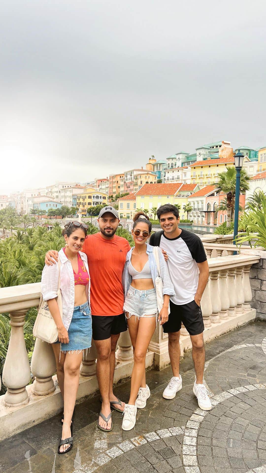 Aakriti Ranaのインスタグラム：「Tag your friends if you can relate 🤣 What kind of person are you during a trip? Comment below   This is based on a true story. We are exactly like this haha. They all call Rohan either mommy or daddy of the group, @captangad is the crazy one who would do anything 🤣, @gunjan.anandd just wants her beauty sleep on time and mera sabko pata hai 🤣  #aakritirana #friends #friendstrip #funnyvideos #travelblogger #phuquoc #vietnam #sunsettownphuquoc #memes #trending #reelsindia #indiantravelblogger」