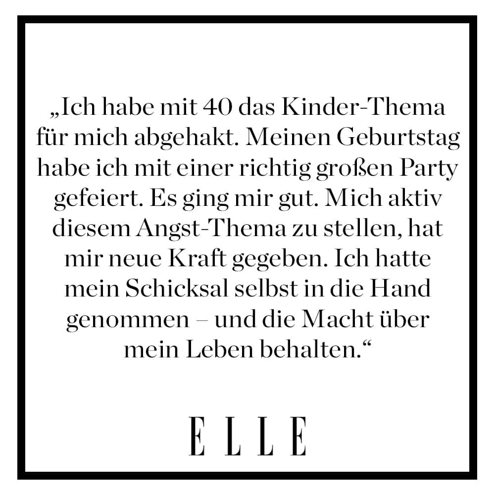 のインスタグラム：「„Jedes Mal, wenn ich das Neugeborene einer Freundin im Arm hielt, fragte ich mich: Will ich auch Kinder?“, sagt Anna. Doch der Partner fehlte. Aus diesem Grund überlegte sie eine Solo-Mutterschaft – und entschied sich letztendlich schweren Herzens dagegen. Ihre Geschichte lesen Sie jetzt auf Elle.de! ✨  #mutterschaft #momlife #solomutterschaft #mütter」
