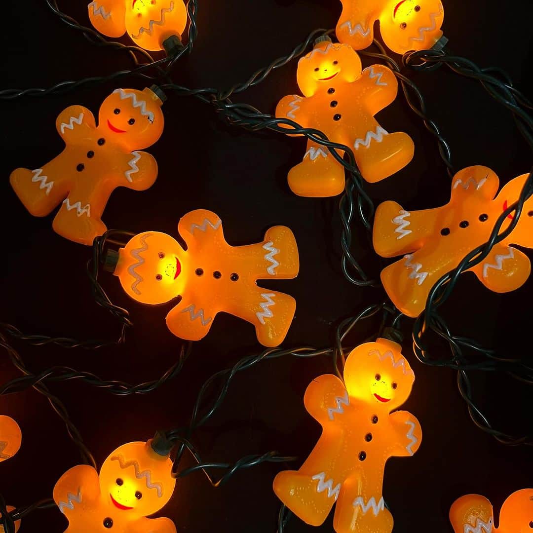おもちゃやSPIRALのインスタグラム：「Ginger man Cookies Party Lights入荷しました🍪  ツリーに付けたら抜群にかわいいです🎄」