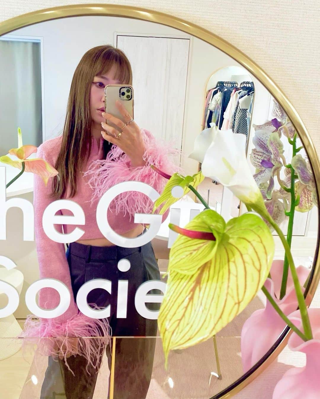 濱内奈々子のインスタグラム：「💗 #nanakoootd   2色買いした @instantfunk_official のcardigan♡ ふわふわがついてる服に弱い🥹🫶💕」