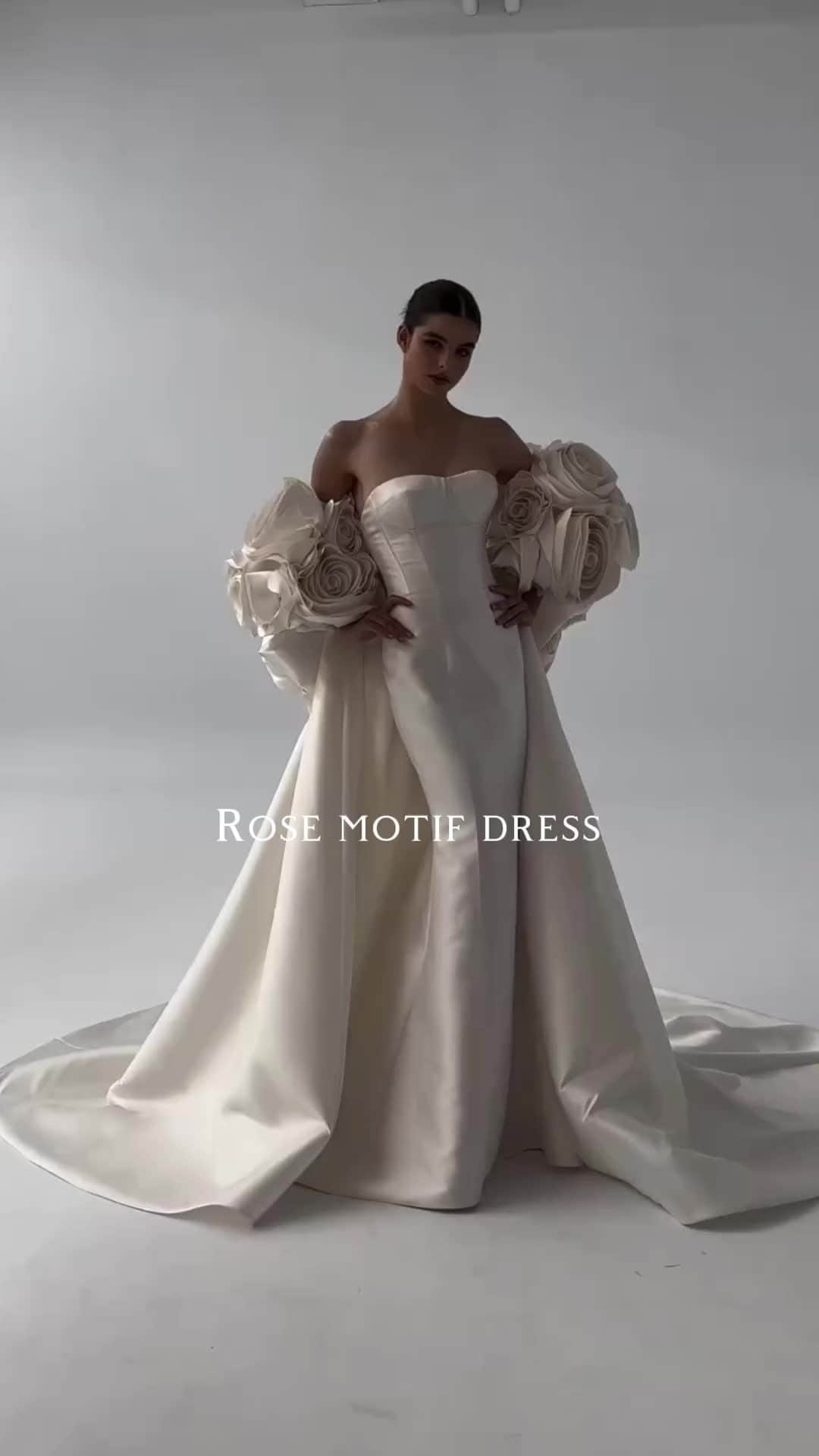 ♡プラコレWedding·⋆*のインスタグラム：「バラをモチーフにしたドレス🌹 どれも華やかで可愛くないですか？💭  video by... @catwalkhautecouture さま @nicolefeliciacouture さま @kiyoko_hata さま  #一度きりの人生一度は魔法にかけられて #プラコレ #dressy花嫁 #ウェディングドレス #wedding #dîlan #결혼식 #ドレス迷子 #花嫁 #カラードレス #バラドレス」