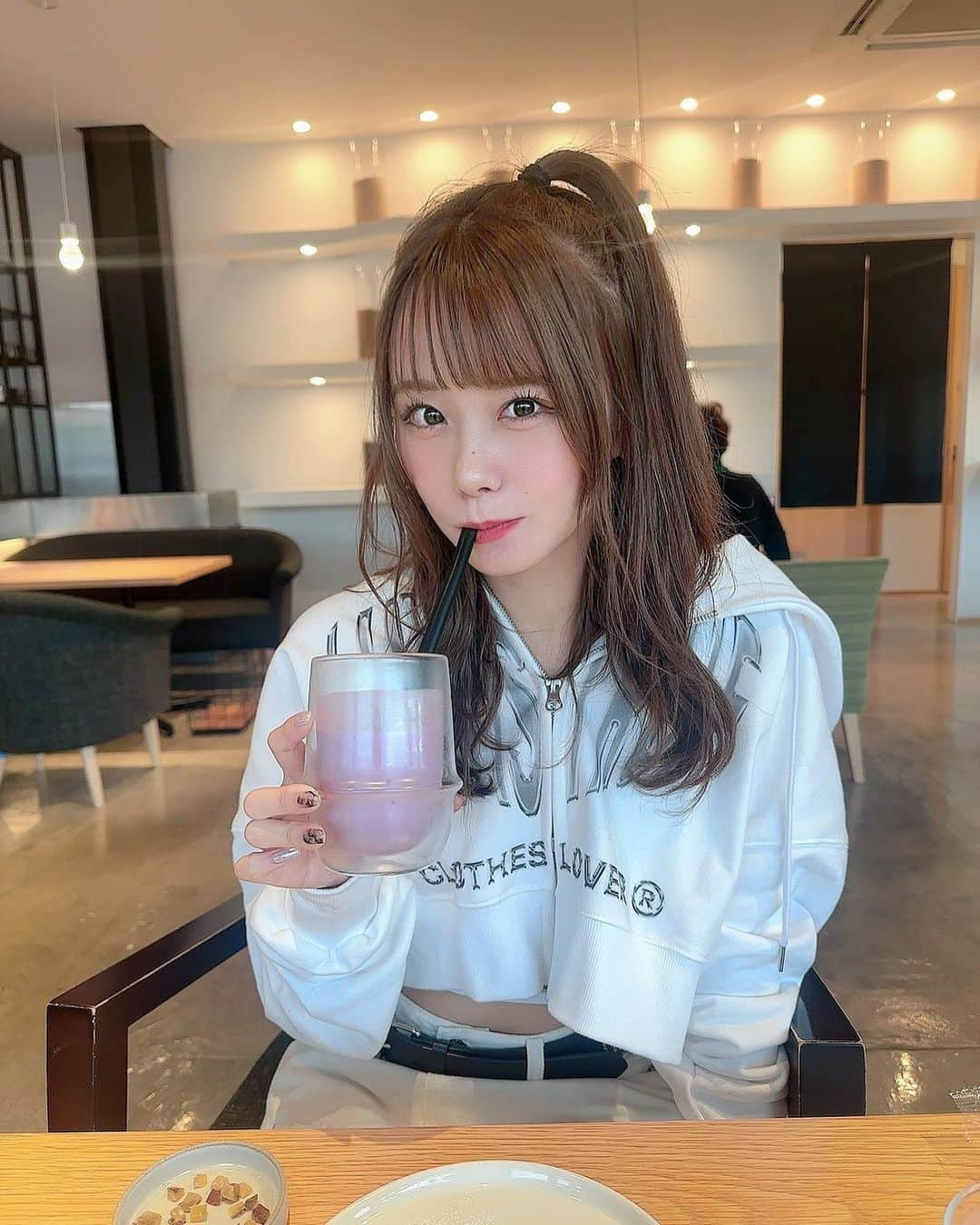 立仙愛理のインスタグラム：「だいすきお芋シェイク🥤」