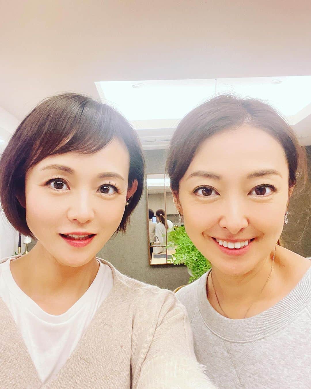 中島静佳のインスタグラム：「山田玲奈ちゃんのお家で、玲奈ちゃん手作りランチをご馳走になりました✨ とっても素敵な空間で美味しいご飯、そして尽きない話、すごく嬉し楽しい時間でした❤️玲奈ちゃんありがとう❗️ #お友達ご飯美味しかった #手作りしてくれてありがとう #山田玲奈　ちゃん」