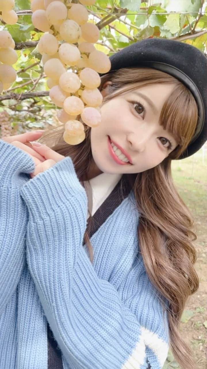 のインスタグラム：「ぶどう狩り🍇  #上原亜衣とバスツアー」