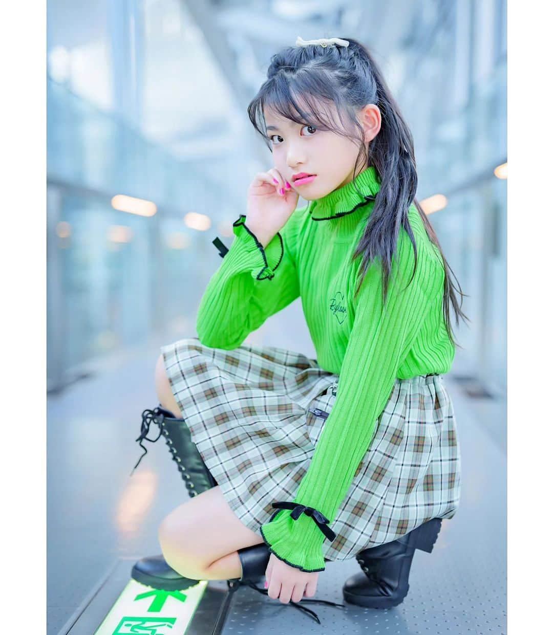 byLOVEiTさんのインスタグラム写真 - (byLOVEiTInstagram)「by LOVEiT♡iNSTA GIRL  れみりんのクールなスクールガールスタイル💚  れみりん @niina0831  js4 133cm / 140cm着用  🐻🐰🍒  バイラビコーデ、かわいい♡と思ったら保存して、バイラビ欲しいモノリストをつくろ！  🩷🩷🩷  @byloveit_official プロフィールのURLからお買い物してね！  #byloveit #バイラビット #バイラビインスタガール #小学生女子 #小学生コーデ #小学生ファッション  #小学生ママと繋がりたい #キッズコーデ女の子 #こどもふく  #js6 #js5 #js4 #js3 #js2 #js1 #160cm #150cm #140cm #130cm #120cm #うめだ阪急　#博多阪急  #ナルミヤオンライン　#zozotown   @narumiyaonline_official」11月14日 16時19分 - byloveit_official