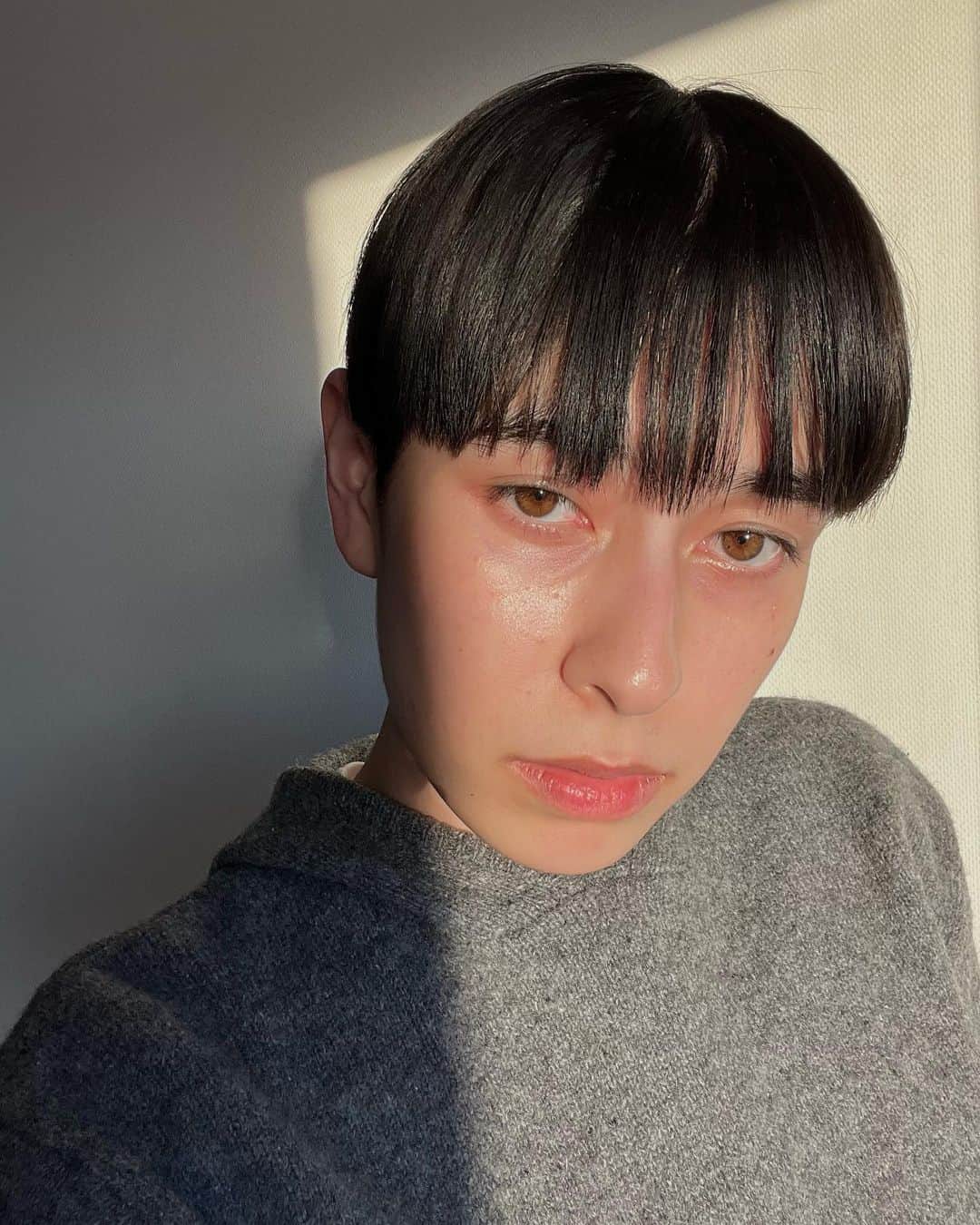 ＲＩＯ Ｎ Ａのインスタグラム：「ニューヘアと最近のお気に入りニット🪡 #vintage」