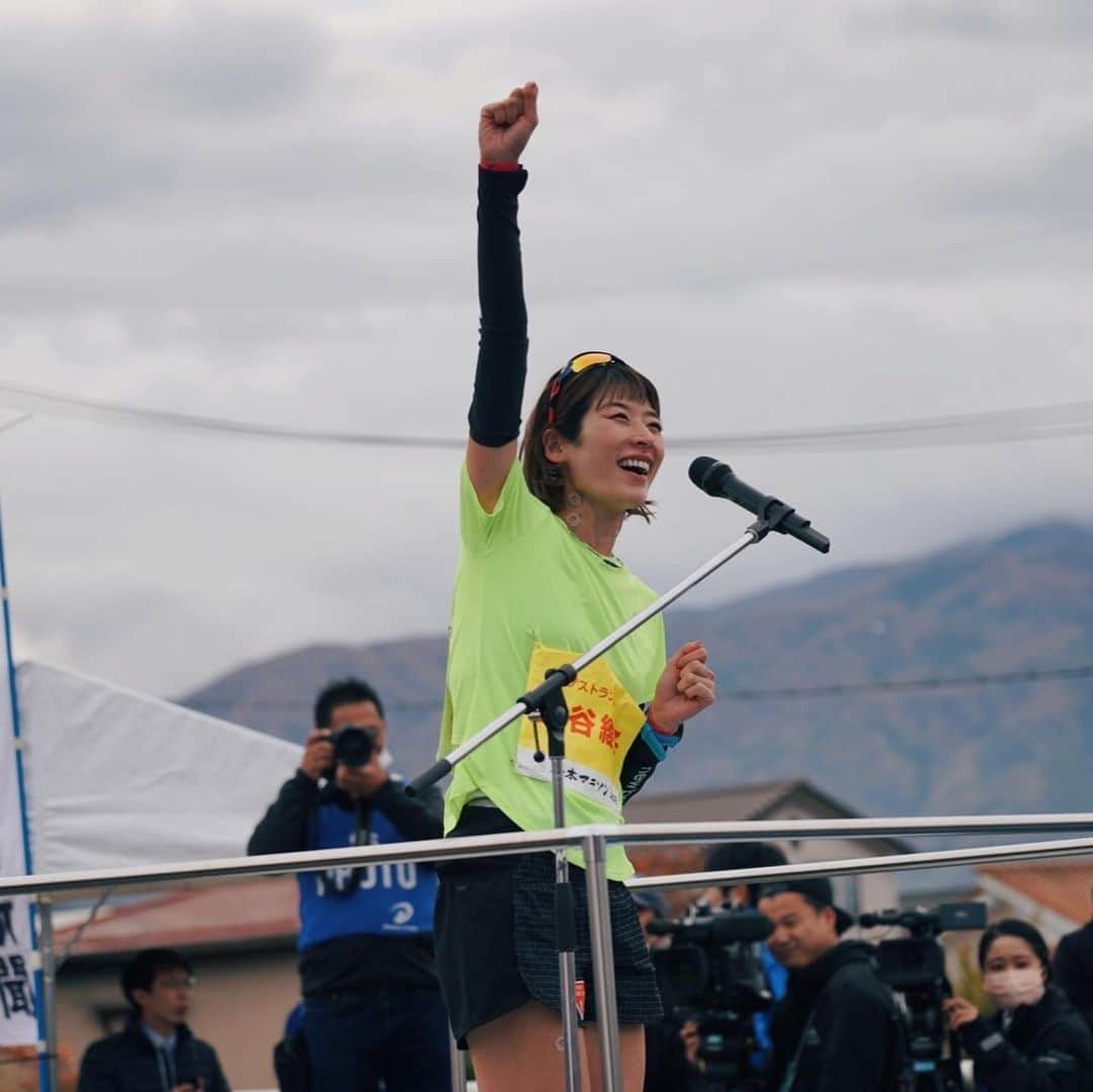 西谷綾子さんのインスタグラム写真 - (西谷綾子Instagram)「#松本マラソン  ゲストの皆さんと📸🫶  そしてスタート前の挨拶、ゴール前の走り、 ゴール後の応援、素敵な写真を撮ってくれた @seiyatakaki くん！！！🥹 ありがとう〜♡  レース後はゴール付近で応援📣 皆さんとハイタッチできて嬉しかった👋❤️‍🔥 ゴールに向かう姿、表情を見ていたら 涙が出そうだった！！🥲  それぞれのドラマが詰まった42.195km✨ 感動と勇気を頂きました！ ありがとう〜🩷  RUNを通して素敵な出会いが沢山！！🥹  ゲストの皆さんと過ごした時間は とても楽しくいろんなことを学ばせて頂きました！ ご一緒できて嬉しかったです🥹🫶  松本マラソン来年も盛り上げていきます🙌😆 元気にまた松本で会いましょうーー🥰🥰」11月14日 16時34分 - ayako.nishitani