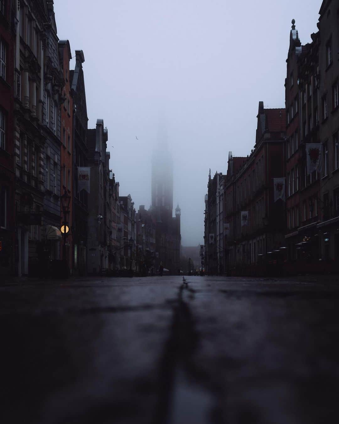 Thomas Kakarekoさんのインスタグラム写真 - (Thomas KakarekoInstagram)「Throwback to Gdańsk’s foggy days last week. Still amazed at how things turned out 😶‍🌫️  #gdansk」11月14日 16時44分 - thomas_k