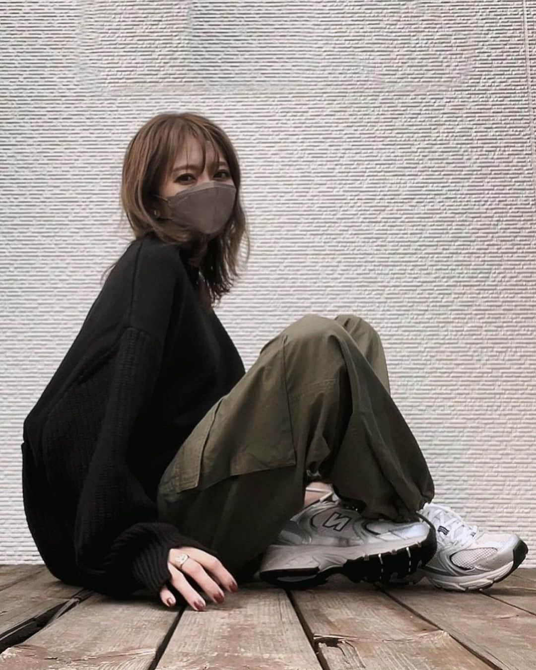 山本明果さんのインスタグラム写真 - (山本明果Instagram)「⠀ ⠀ tops / #seable pants / #chuclla shoes / #newbalance  ⠀ ⠀」11月14日 17時06分 - sayaka__sea